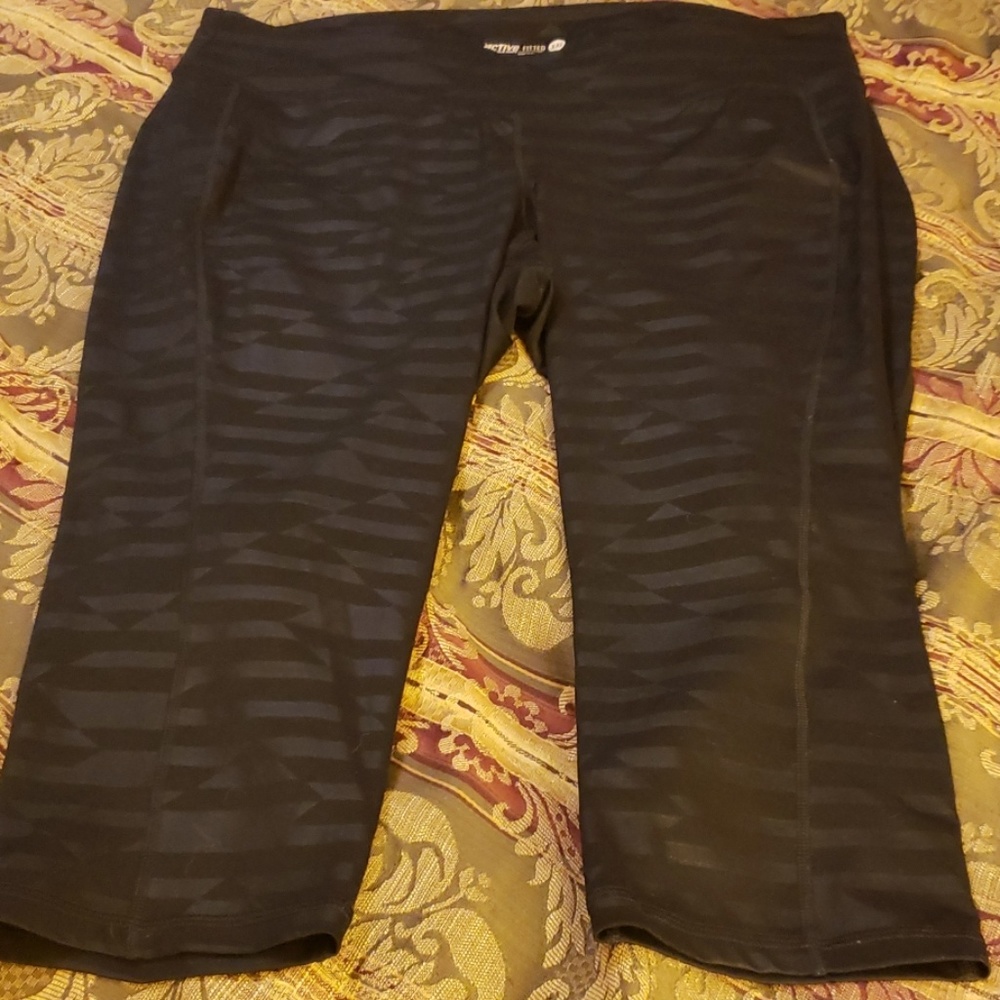 Old Navy Active Capris